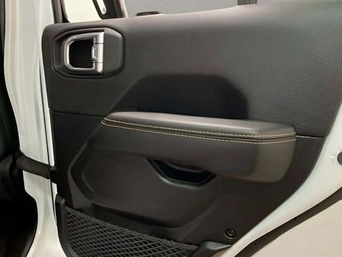 Used 2025 Jeep Wrangler Unlimited Sahara w/ Safety Group image 92