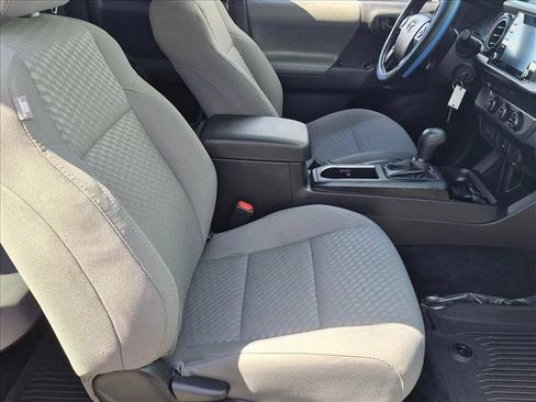 Used 2022 Toyota Tacoma SR w/ SR Convenience Package RWD image 17