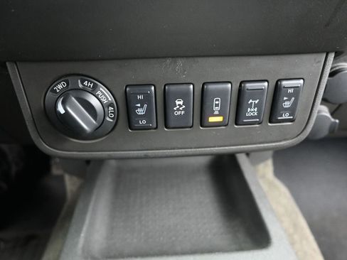 Used 2014 Nissan Frontier PRO-4X image 26