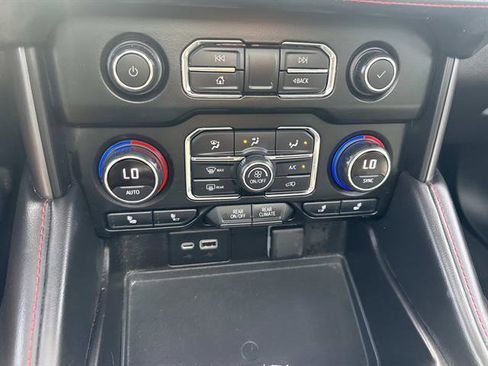 Used 2021 Chevrolet Suburban RST w/ Luxury Package image 24