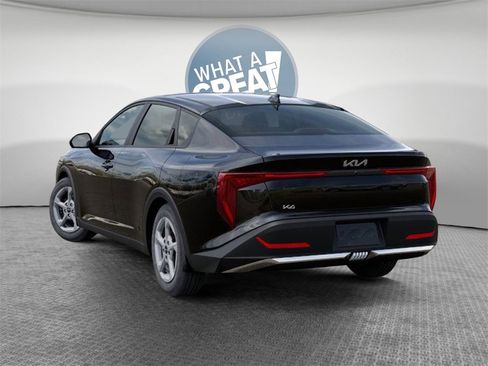 New 2025 Kia K4 LXS image 4