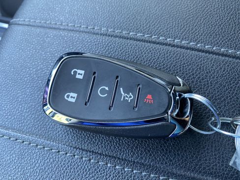Used 2023 Chevrolet Traverse LT FWD image 38