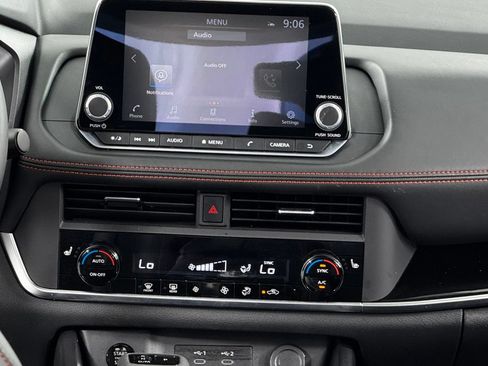 Certified 2026 Nissan Rogue SV AWD/4WD image 17