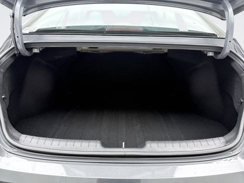 Used 2025 Hyundai Elantra Sport image 21