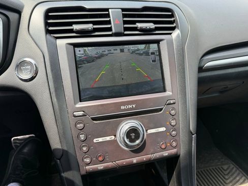 Used 2017 Ford Fusion Titanium FWD image 9