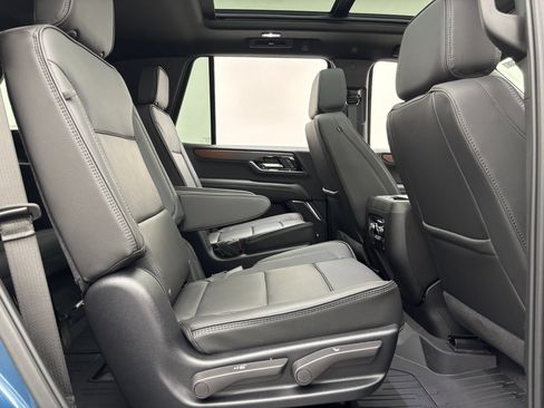 New 2026 GMC Yukon Denali w/ Sun & Power Step Package AWD/4WD image 41