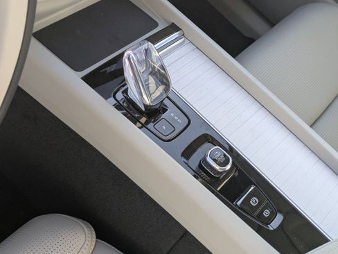 New 2026 Volvo XC60 B5 Ultra w/ Climate Package PRO image 12