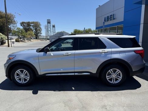 Used 2022 Ford Explorer XLT w/ Class IV Trailer Tow Package image 5