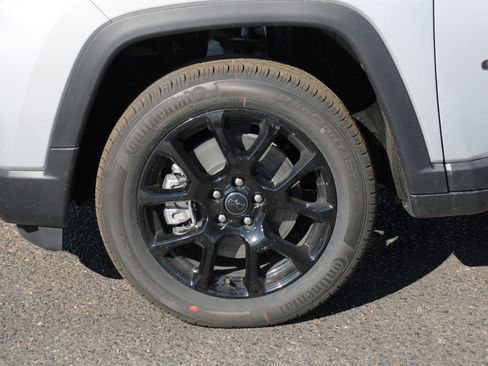 New 2026 Jeep Compass Latitude image 39