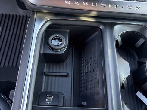 New 2025 Ford Expedition Platinum w/ Stealth Performance Package image 24