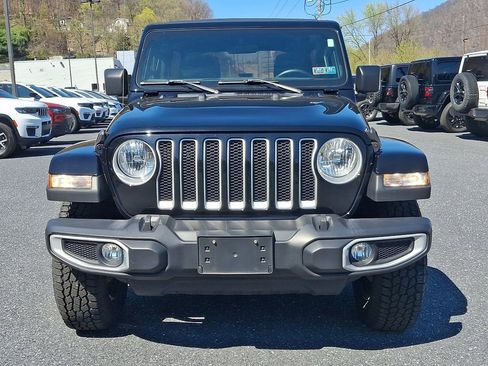 Used 2022 Jeep Wrangler Unlimited Sahara w/ Cold Weather Group AWD/4WD image 6