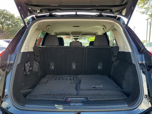 Certified 2025 Nissan Rogue S FWD image 8