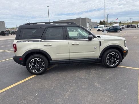 Used 2025 Ford Bronco Sport Outer Banks w/ Outer Banks Tech Package+ AWD/4WD image 2