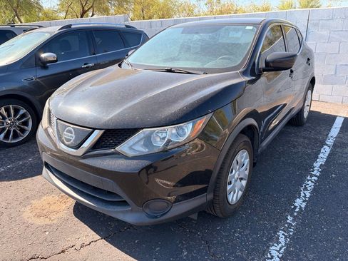 Used 2019 Nissan Rogue Sport S FWD image 1