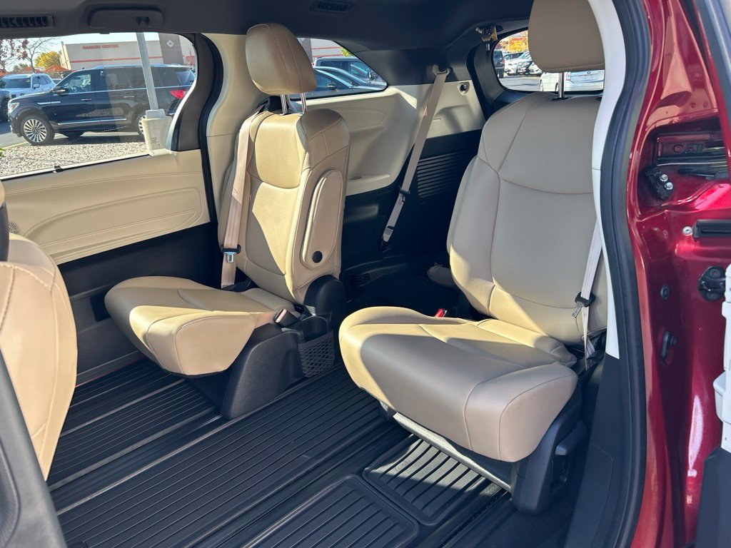 Used 2021 Toyota Sienna XLE AWD/4WD image 20