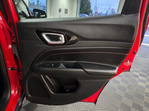 Used 2023 Jeep Compass Trailhawk w/ Trailhawk Convenience Group image 40