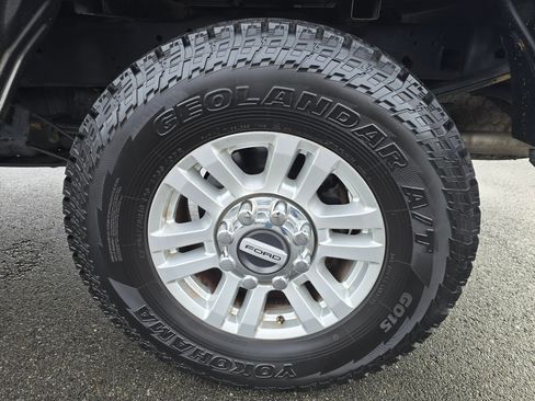 Used 2017 Ford F250 XLT w/ XLT Value Package image 12