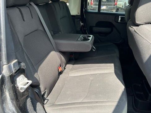 Used 2023 Jeep Wrangler Unlimited image 15