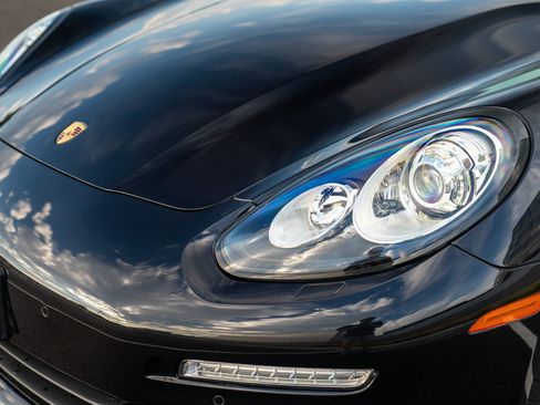 Used 2015 Porsche Panamera 4S AWD/4WD image 30
