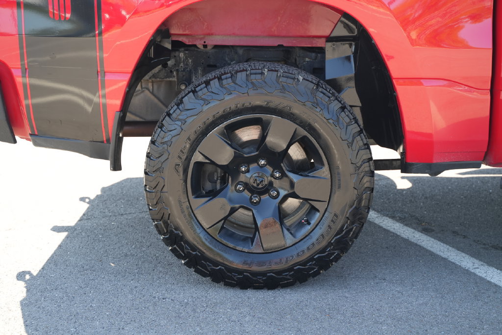 Used 2020 RAM 1500 4x4 Crew Cab image 47