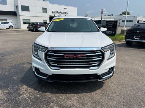 Used 2023 GMC Terrain SLT w/ LPO, Floor Liner Package AWD/4WD image 2