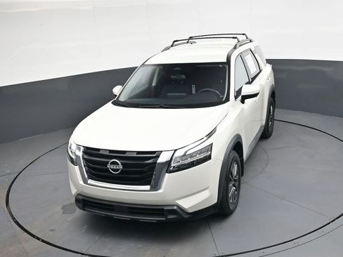 Used 2022 Nissan Pathfinder SV image 37