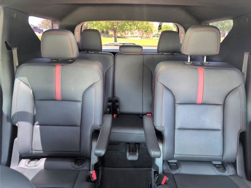 Used 2024 Chevrolet Traverse RS w/ LPO, Floor Liner Package AWD/4WD image 33