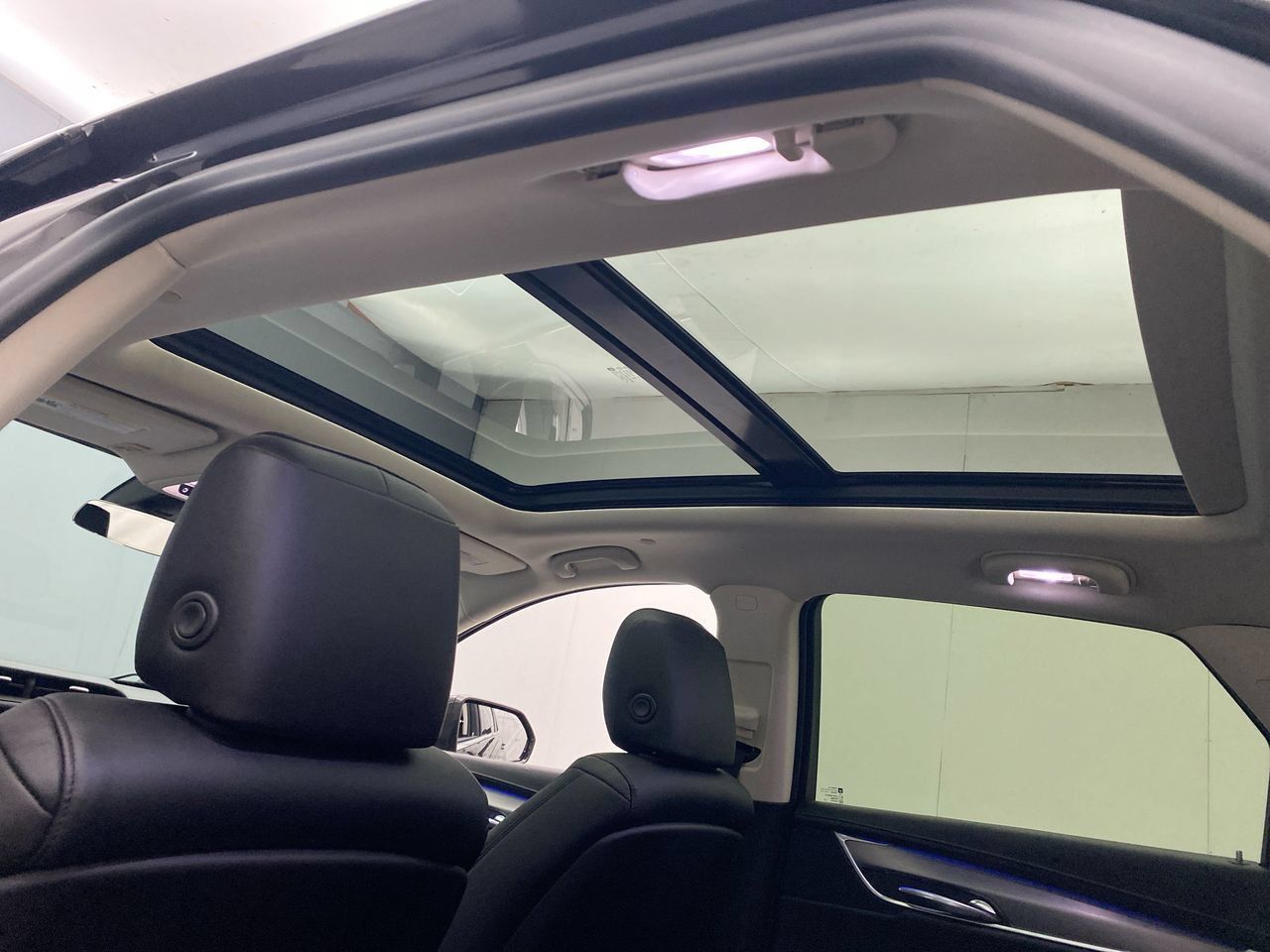 Used 2019 Cadillac XT5 Premium Luxury AWD/4WD image 23