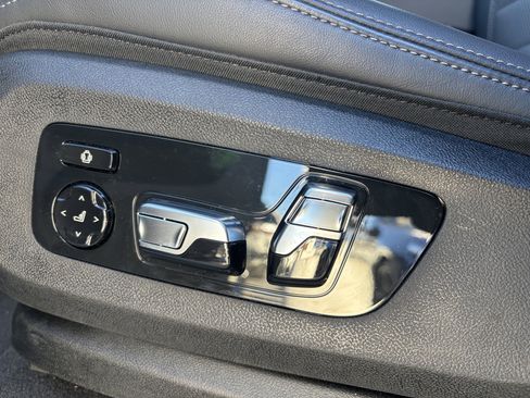 Used 2025 BMW X6 M60i image 19