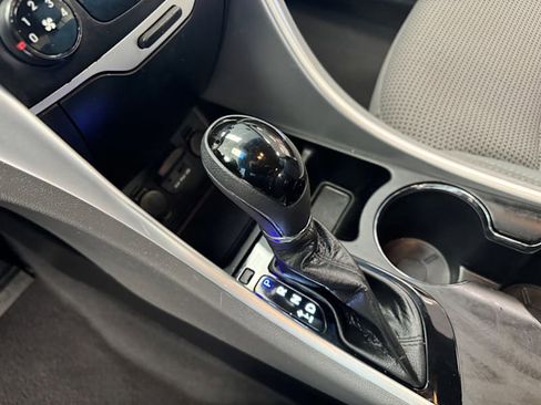 Used 2011 Hyundai Sonata GLS image 17