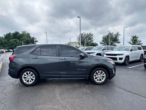 Used 2020 Chevrolet Equinox LS w/ LPO, Floor Liner Package FWD image 11