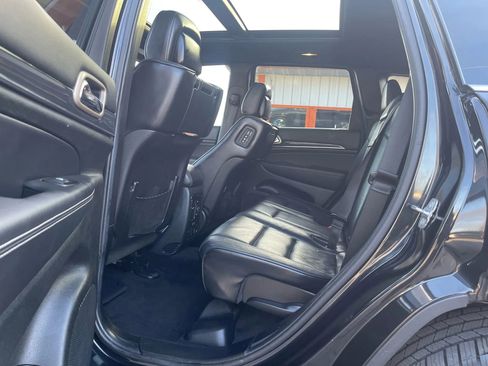 Used 2014 Jeep Grand Cherokee Overland w/ Advanced Technology Group AWD/4WD image 13