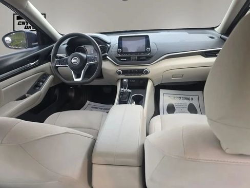 Used 2022 Nissan Altima 2.5 SV FWD image 14