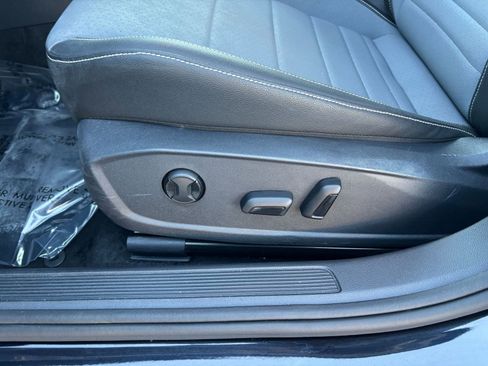 Used 2025 Volkswagen Jetta SE image 23