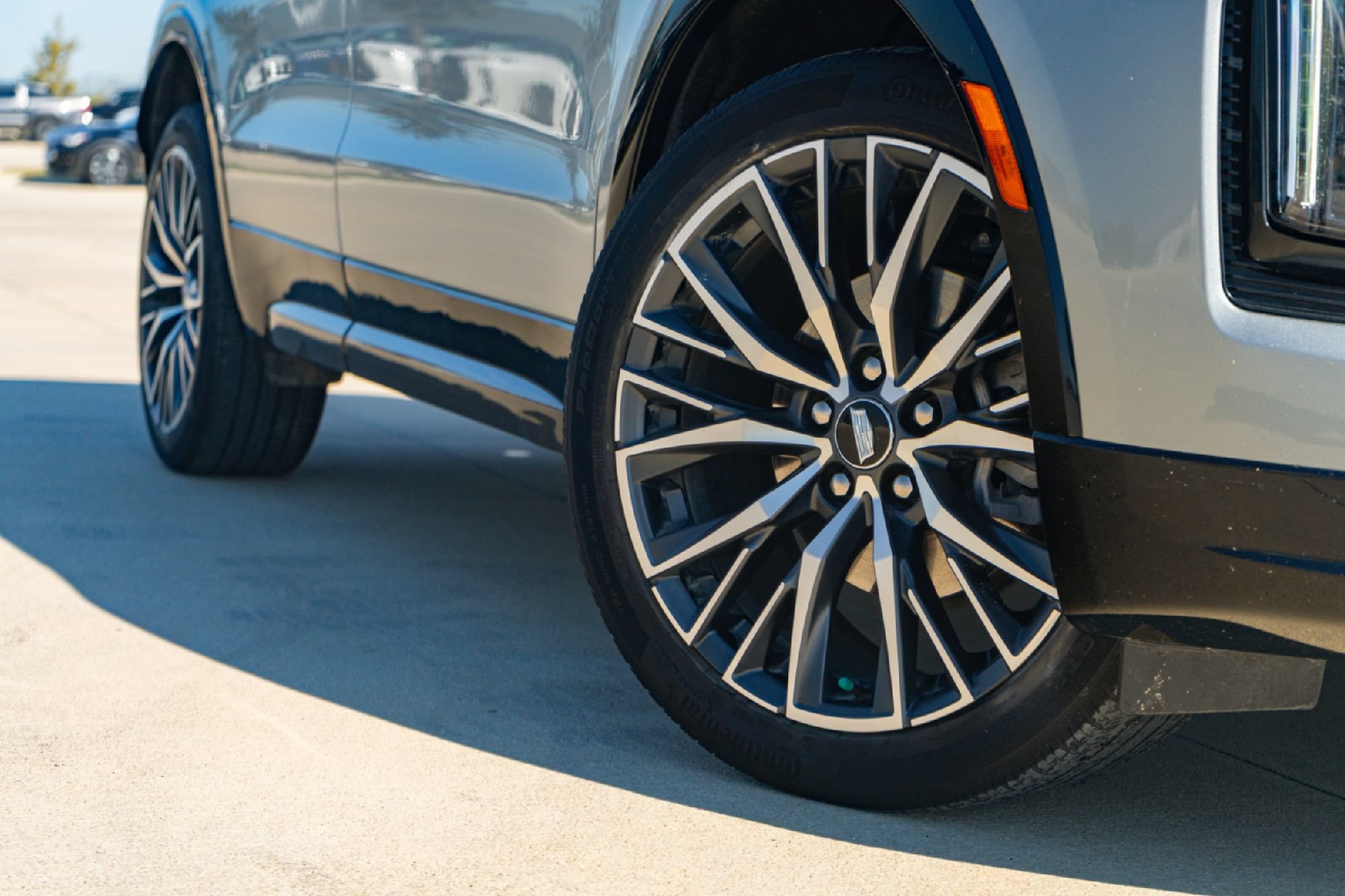 Used 2024 Cadillac XT4 Sport FWD image 2