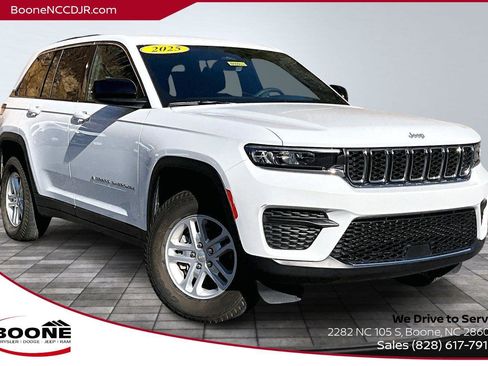 Certified 2025 Jeep Grand Cherokee Laredo w/ Luxury Tech Group I image 1