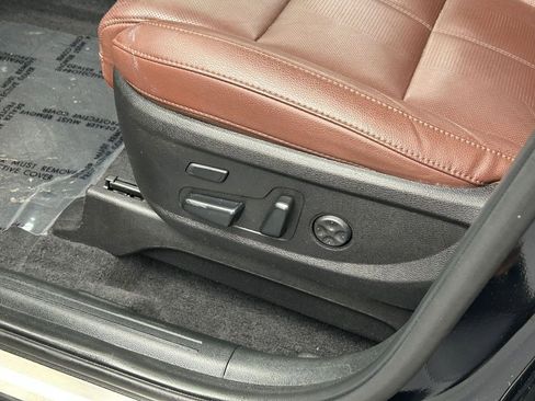 Used 2024 Kia Telluride SX image 17