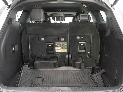 Used 2022 Toyota Sienna XLE Woodland Edition AWD/4WD image 9