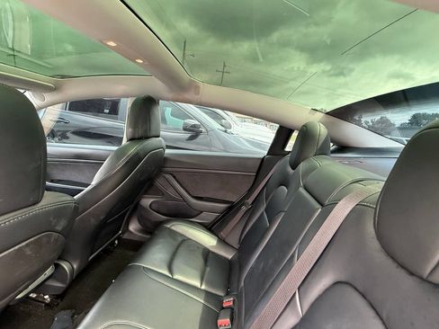 Used 2020 Tesla Model 3 Standard Range RWD image 14