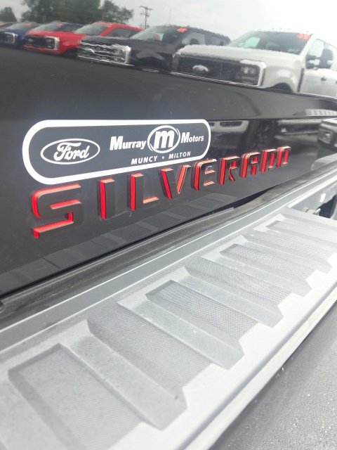 Used 2017 Chevrolet Silverado 1500 LT w/ Redline Edition AWD/4WD image 26