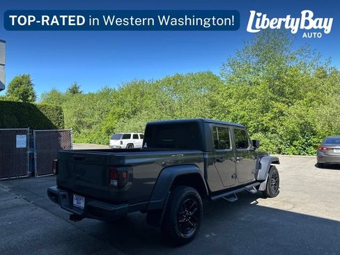 Used 2023 Jeep Gladiator Sport AWD/4WD image 7