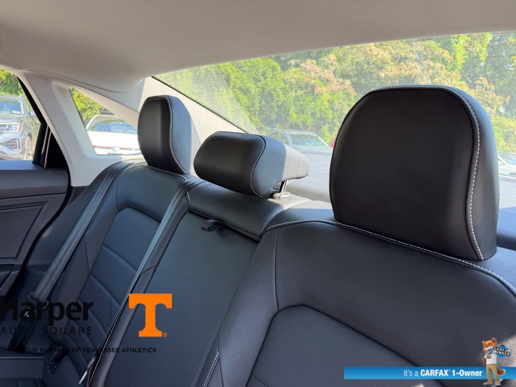 Used 2024 Volkswagen Jetta SE w/ Panoramic Sunroof Package FWD image 9