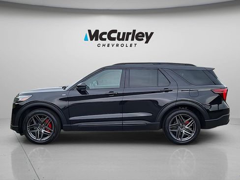 Used 2025 Ford Explorer ST-Line w/ ST-Line Street Pack AWD/4WD image 4