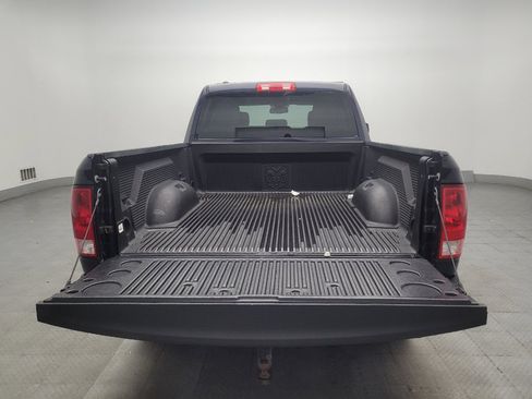 Used 2018 RAM 1500 Express RWD image 29
