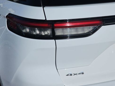 Used 2023 Jeep Grand Cherokee Limited image 41