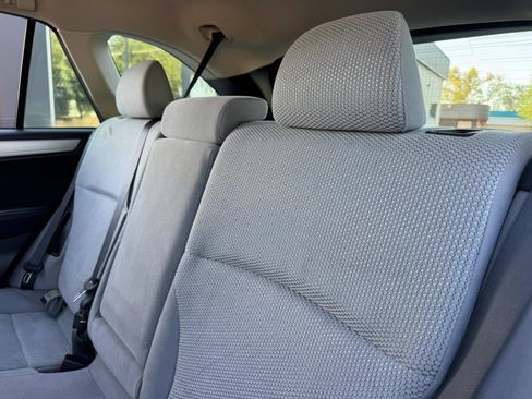 Used 2019 Subaru Outback 2.5i AWD/4WD image 28