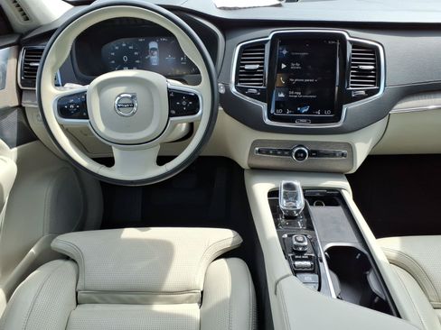 Used 2021 Volvo XC90 T8 Inscription w/ Lounge Package AWD/4WD image 13