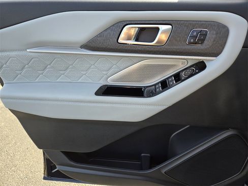 New 2025 Ford Explorer Platinum w/ LUX Leather Package image 25