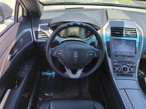 Used 2020 Lincoln MKZ FWD image 14