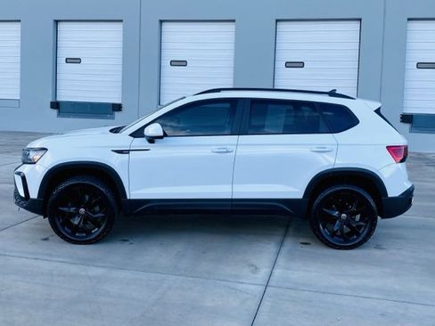 Used 2023 Volkswagen Taos SE image 8